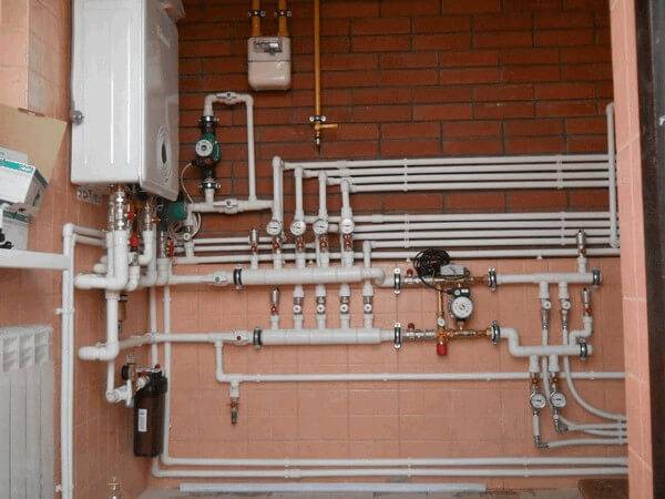 Пример устройства отопления из полипропиленовых труб